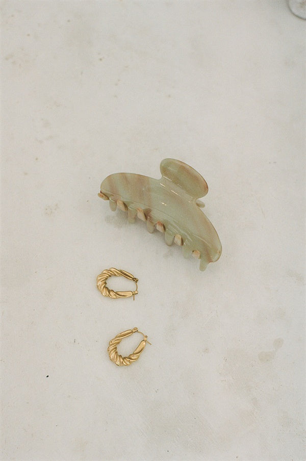 Stylish Marble Green and Tan Toned Acrylic Pistachio Claw Clip for Cute Updos
