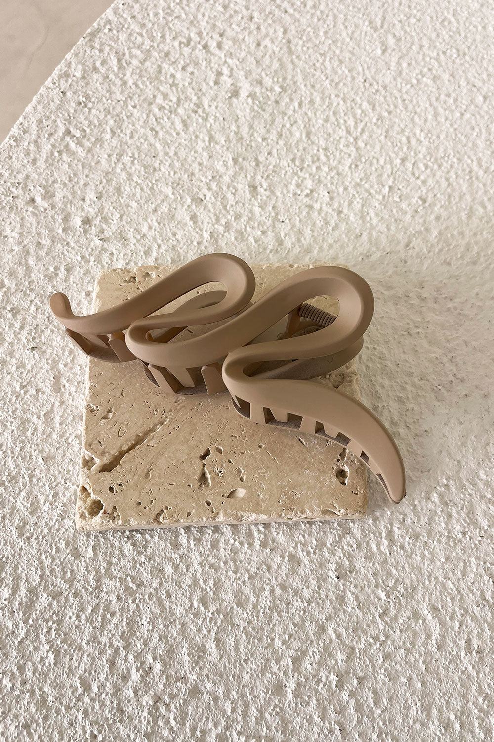 Stylish Taupe Circa Wavy Hair Clip for Effortless Updos