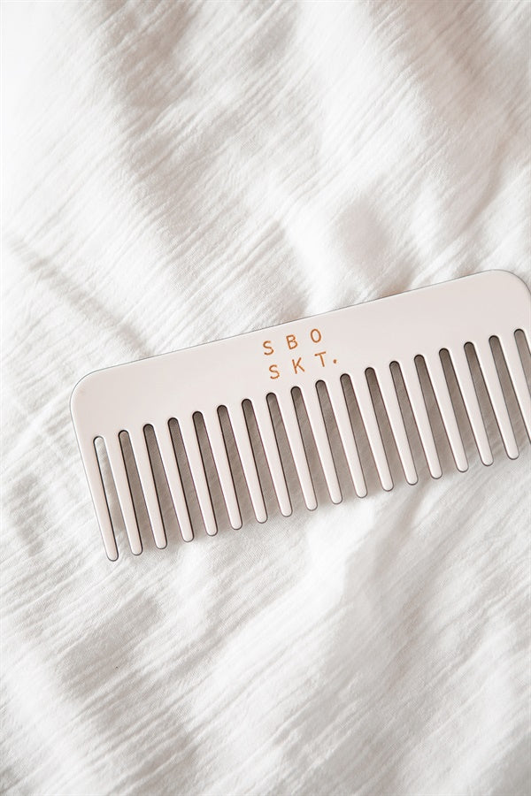 Monochrome SBO SKT Travel - Friendly Comb