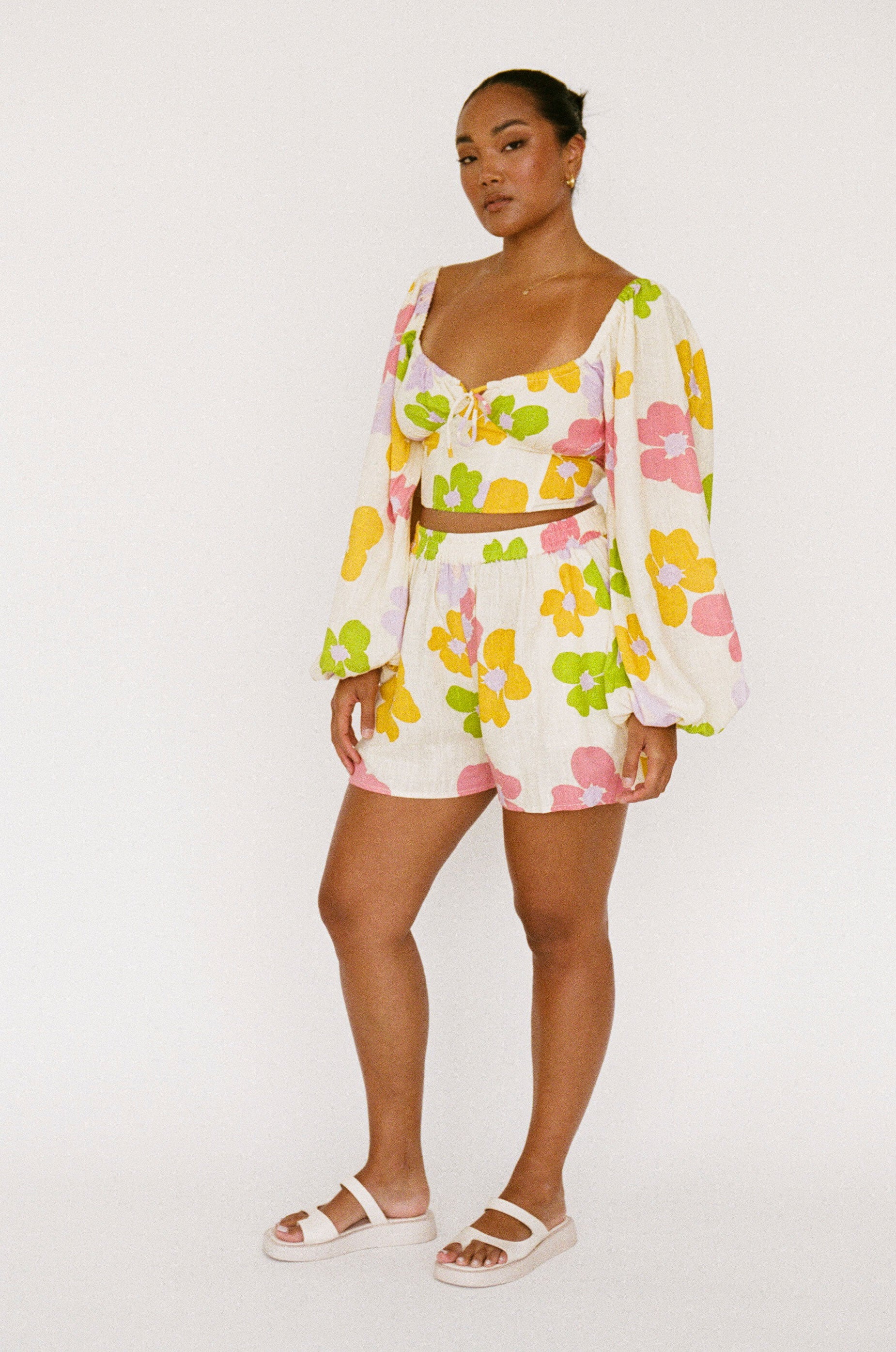 Exclusive Tutti Daisy Floral Print Backless Vienna Soft Linen Blend Top