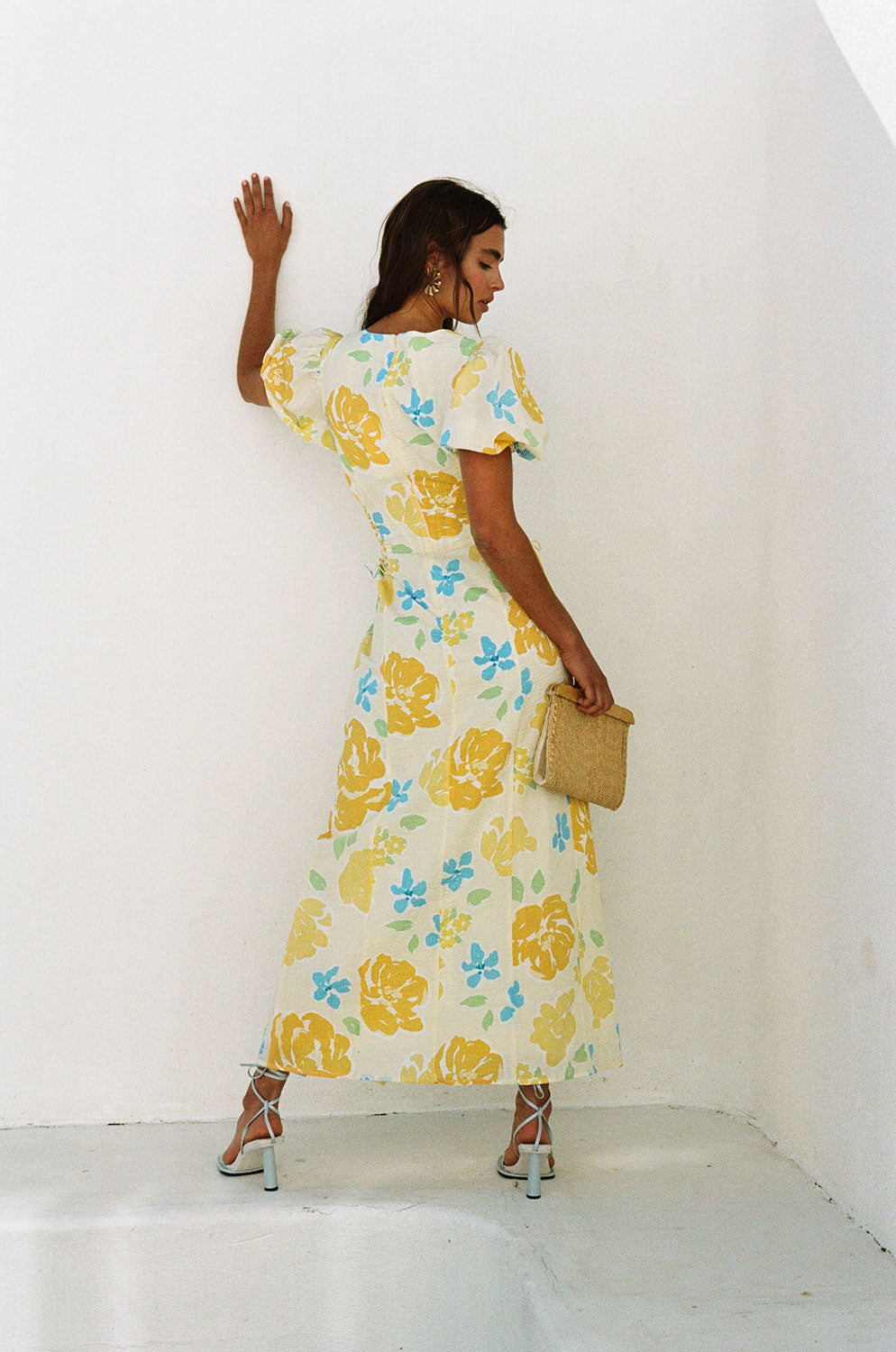 Exquisite Amorita Natural Seersucker Midi Dress with Yellow Garland Print