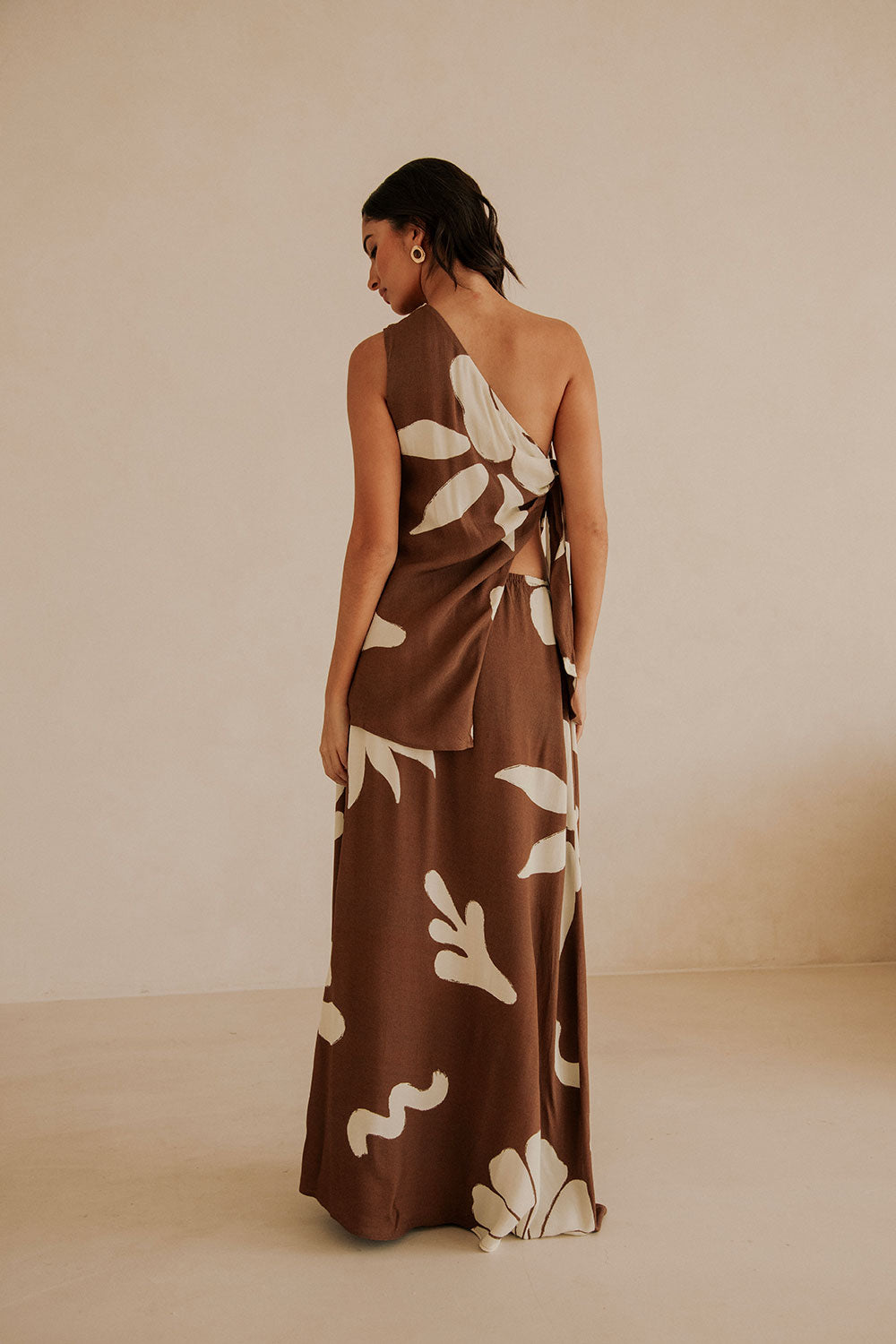 Stylish Lessi Maxi Dress in Exclusive Galene Brown Print