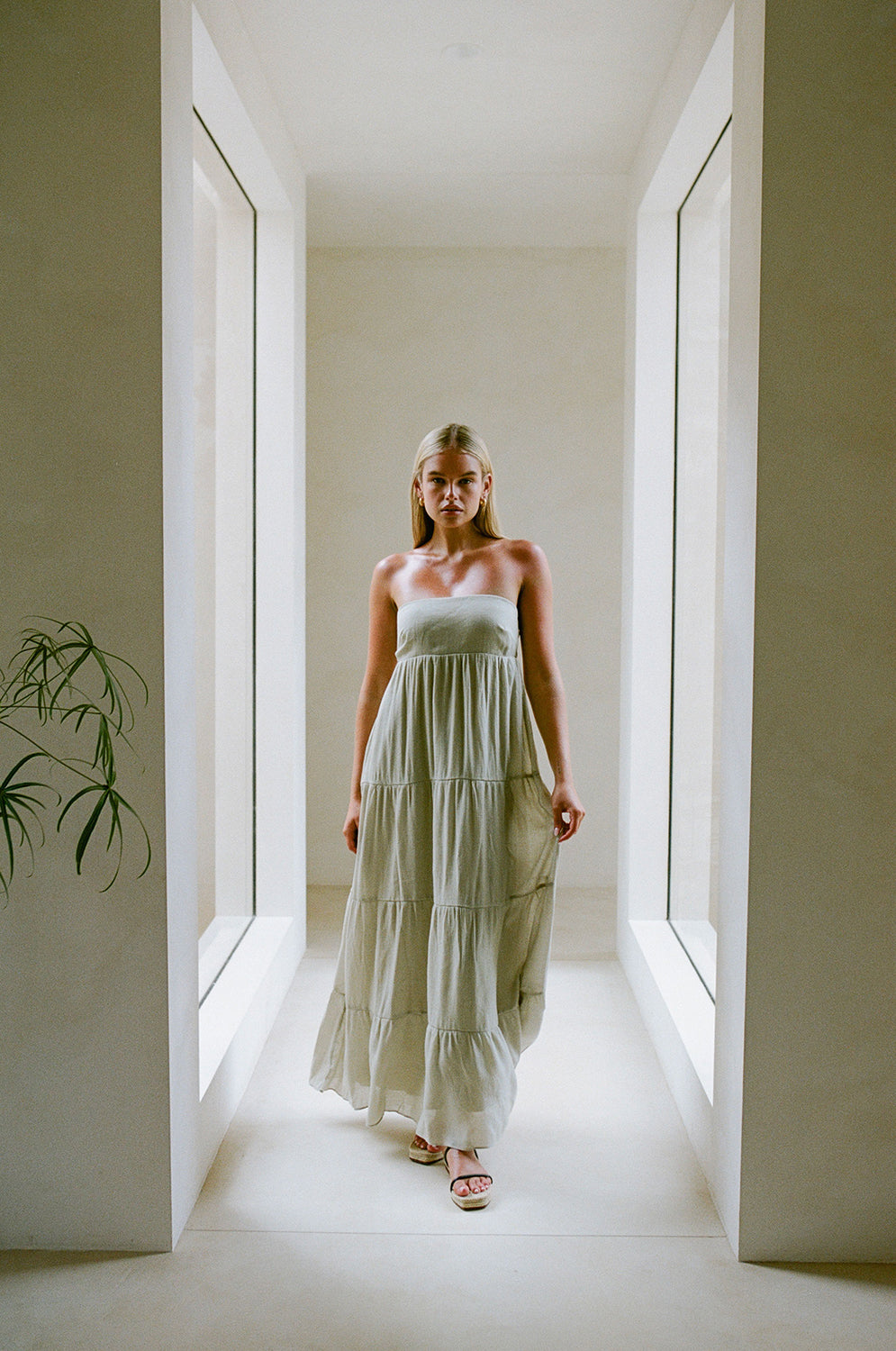 Exquisite Sariya Crepe-feel Strapless Babydoll Maxi Dress