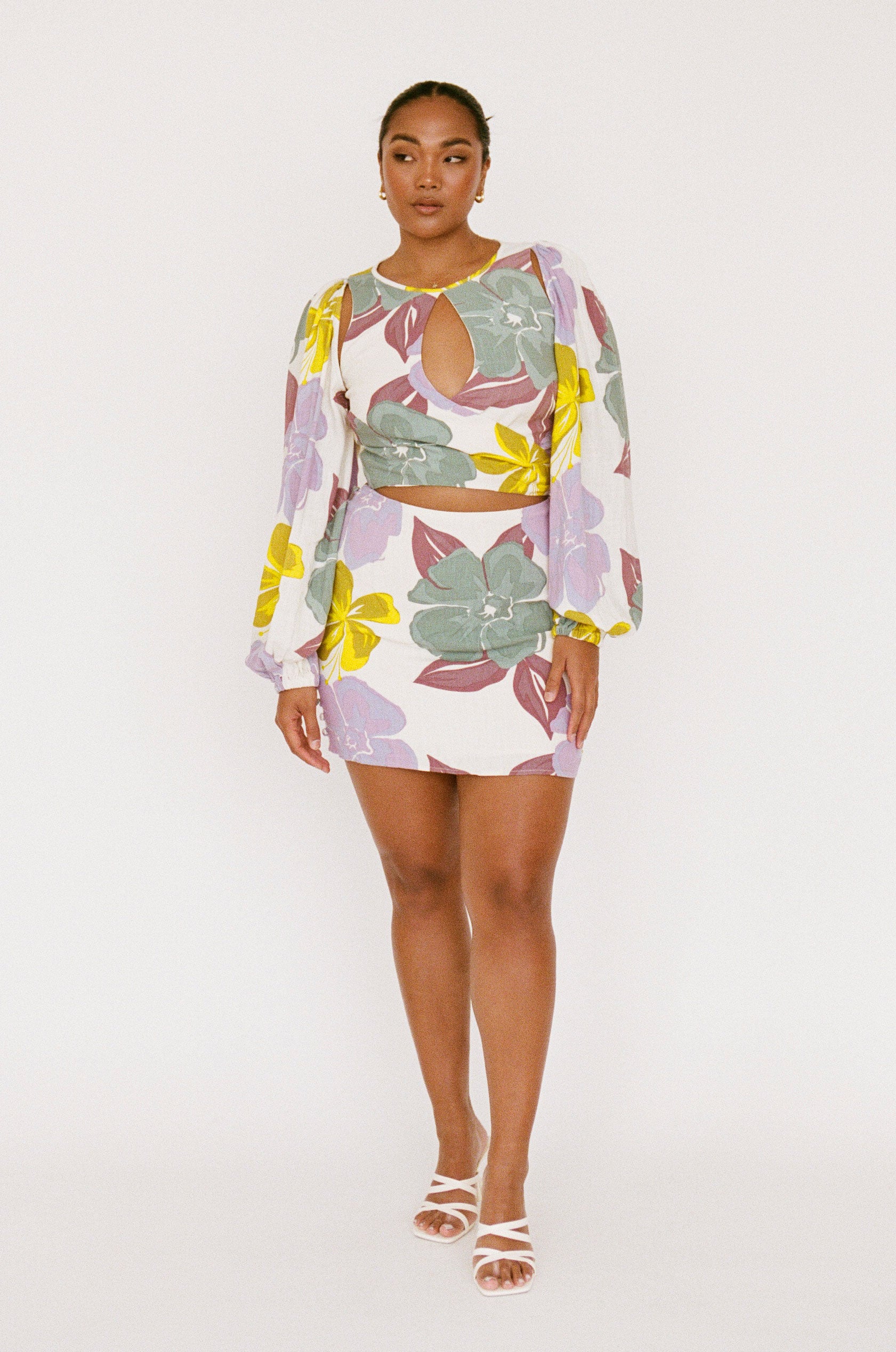 Exquisite Royal Floral Viscose Linen Blend Zelle Keyhole Dress