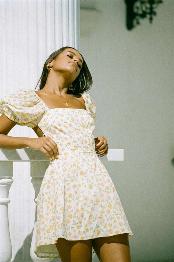 Exclusive Vintage Floral Print Backless Azari Women's Dress