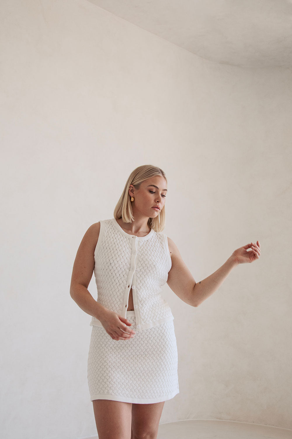 Vintage-Inspired Off-White Natural Cotton Fitted Avalon Top with Buttons