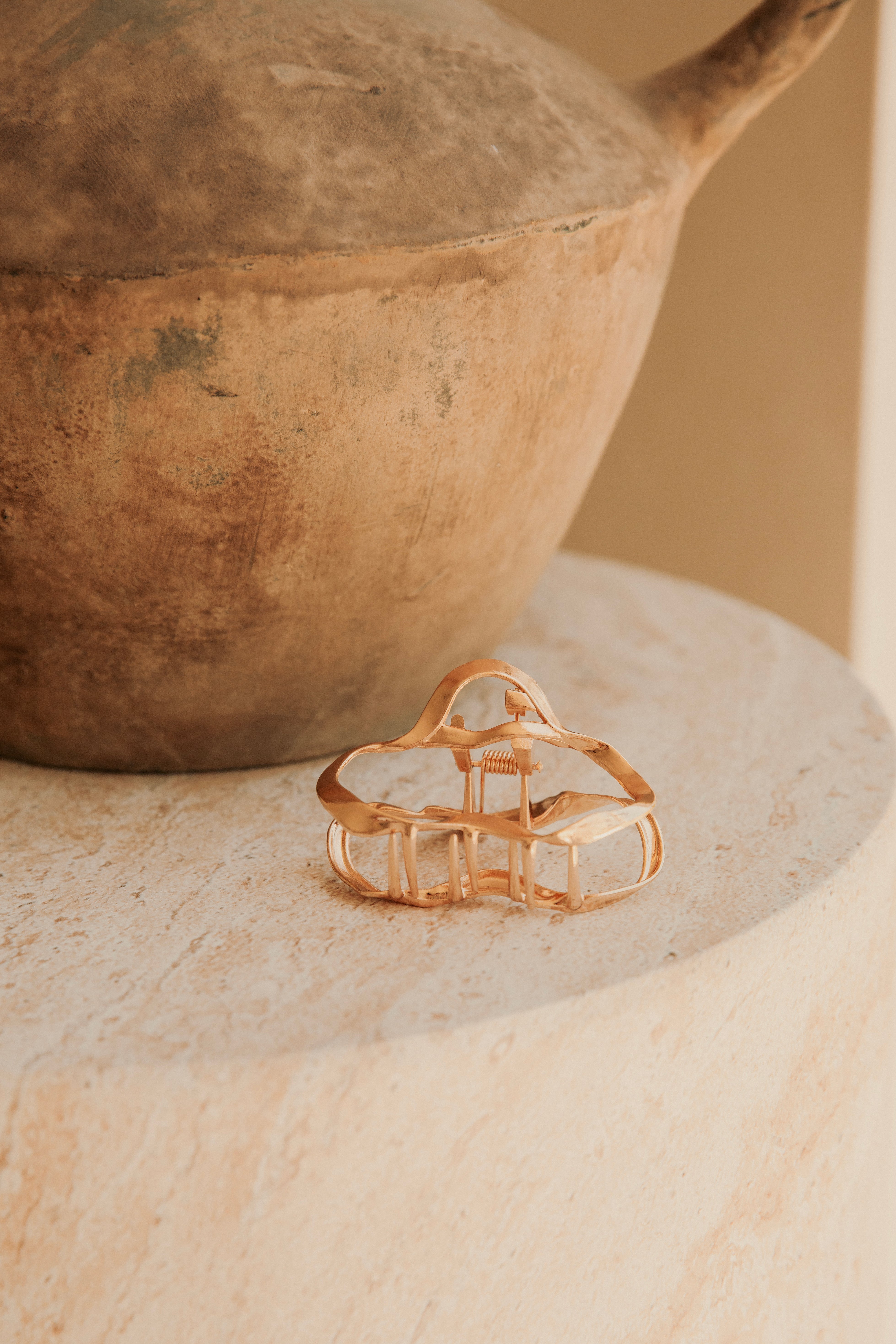 Gorgeous Gold-Toned Solana Hammered Look Claw Clip for Effortless Updo