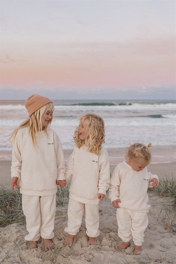 Cozy Sherpa Mini Crew - Style Sweater for a Twin Look