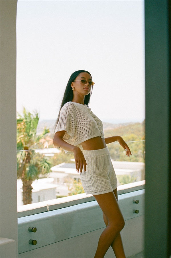 Vintage-Inspired Cream Loose Cotton Crochet Zemira Cropped Top
