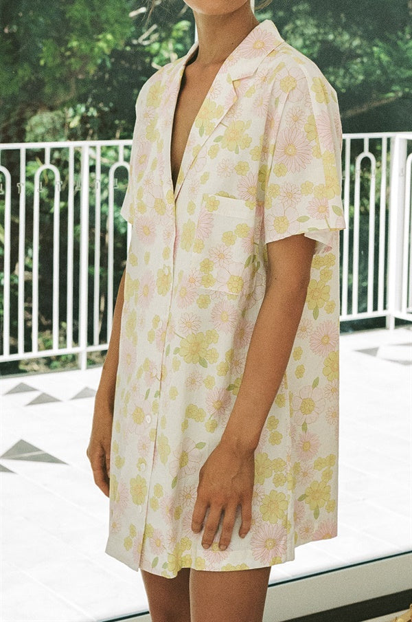 Exquisite Floral Cosy Shirt Dress - Ideal for XS Size