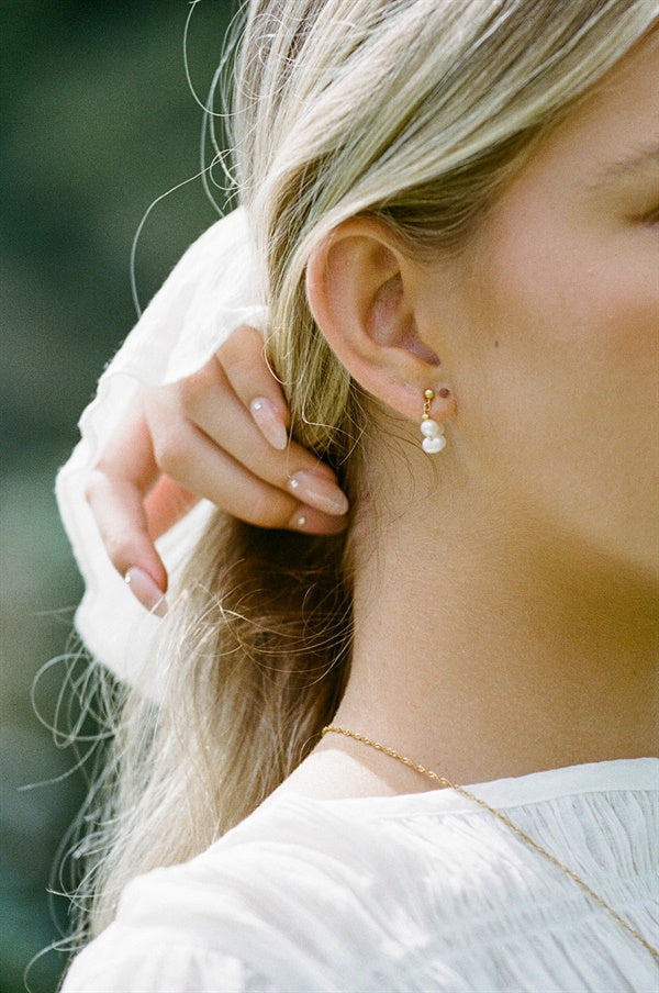 Stylish Ari Gold - Toned Pearl Hoop Earrings for Fashionable Look