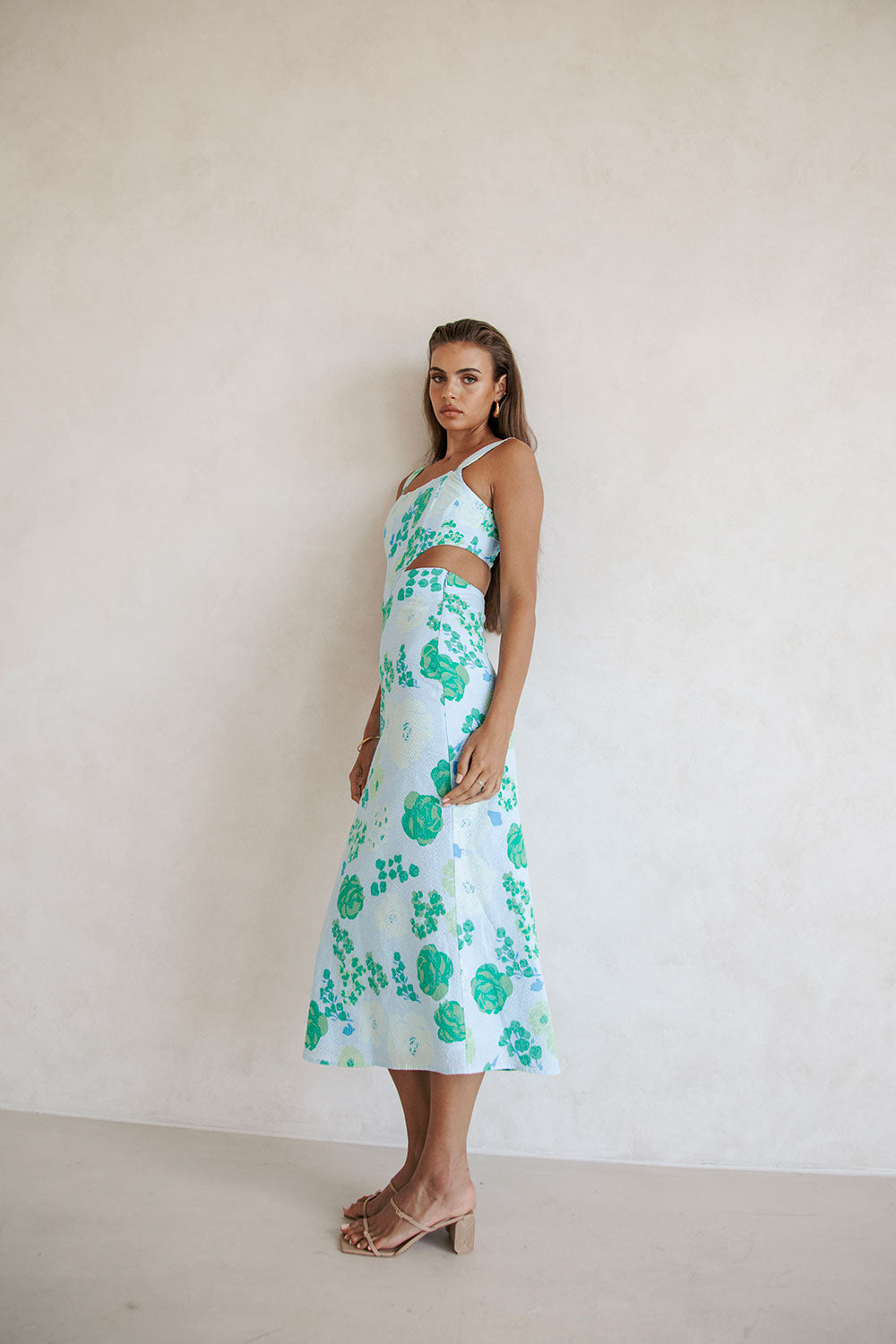 Charming Feliz Midi Dress in Exclusive Corsage Blue Color