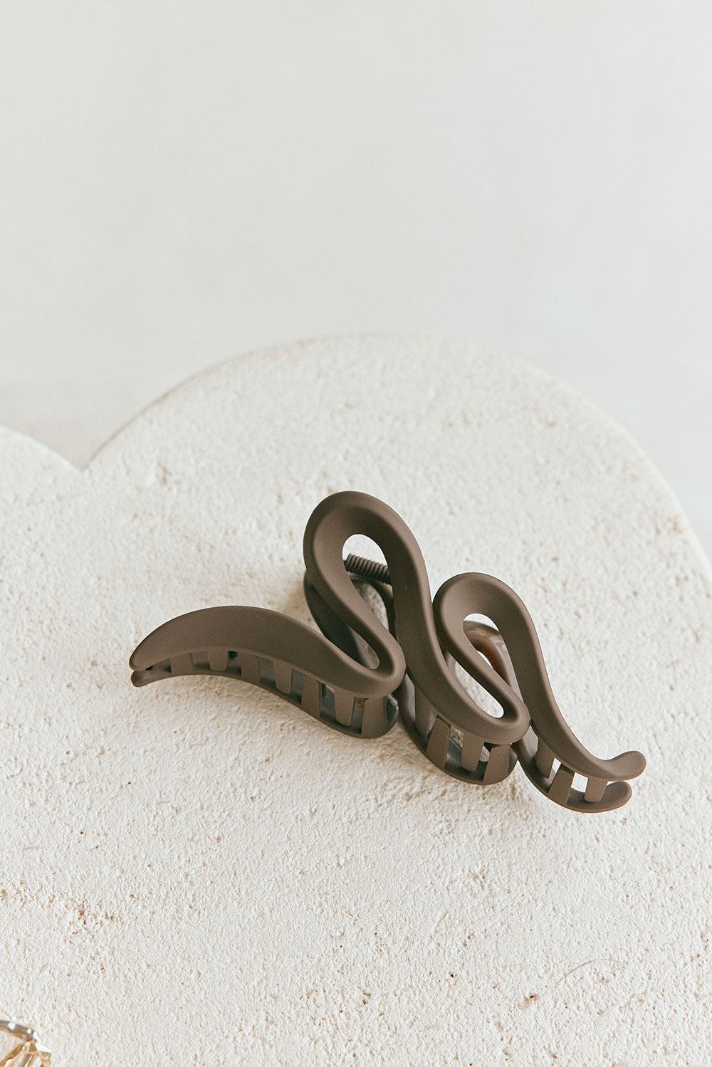 Circa Chocolate Brown Wavy Hair Clip for Effortless Updos