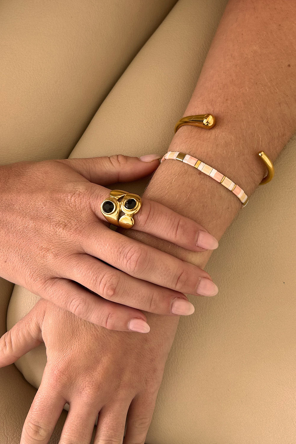 Fashionable Peachy Colored Bead Bracelet for Trendy Accessorizing