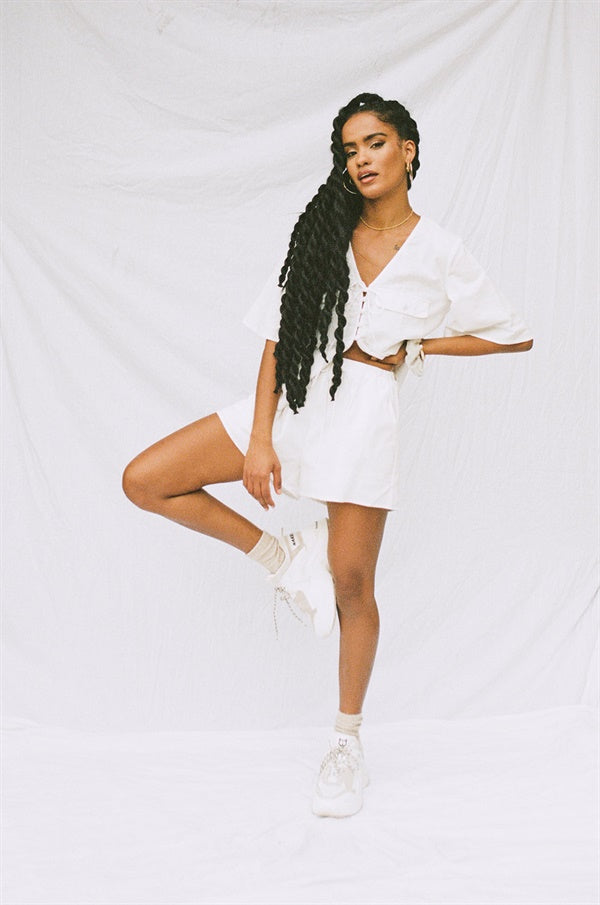 Elegant Off-White Linen Everley High-Waisted Shorts