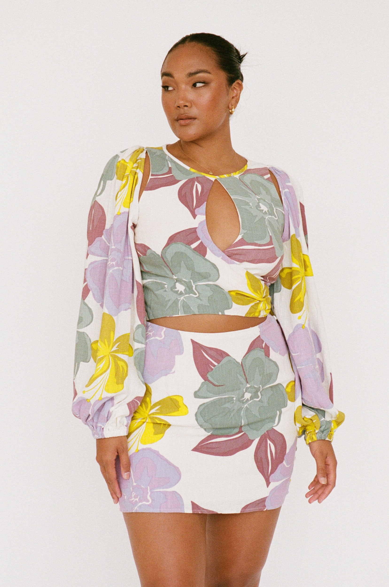Exquisite Royal Floral Viscose Linen Blend Zelle Keyhole Dress