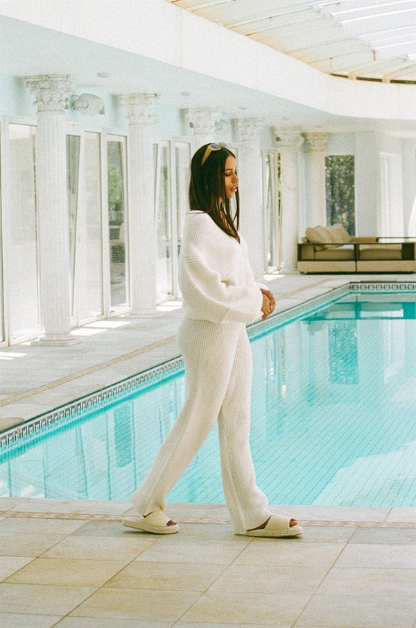 Super Cosy Off - White High - Waisted Taite Knit Pants
