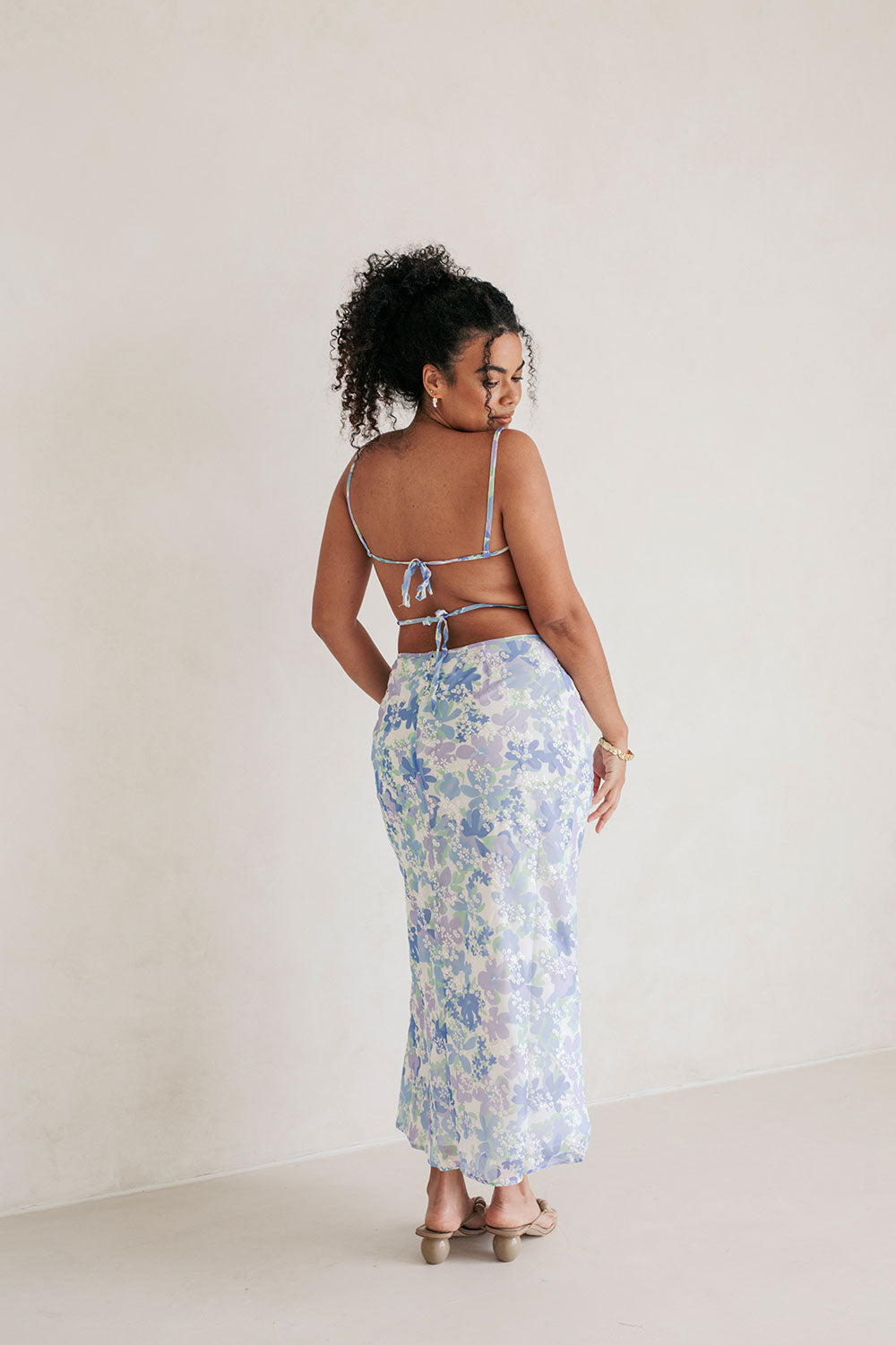 Exquisite Juniper Floral Robyn Midi Skirt with Flare Fit