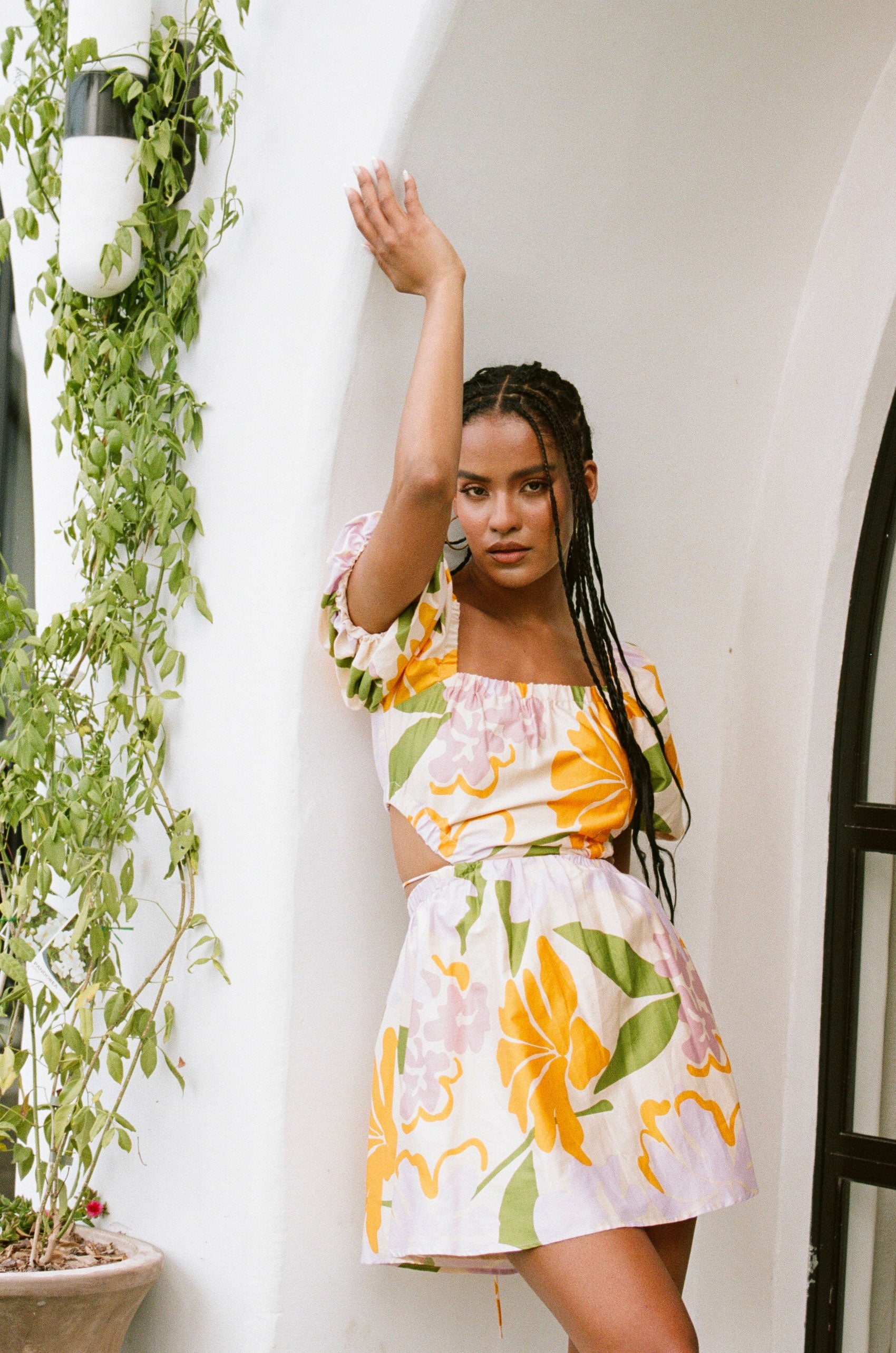 Unique Zandria Cutout Dress - Perfect XS Sample for Fashion Lovers