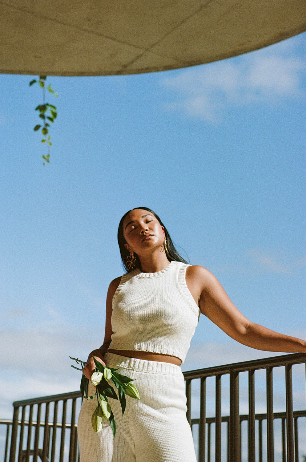Stylish White Cropped Yukio Cotton Blend Knit Top