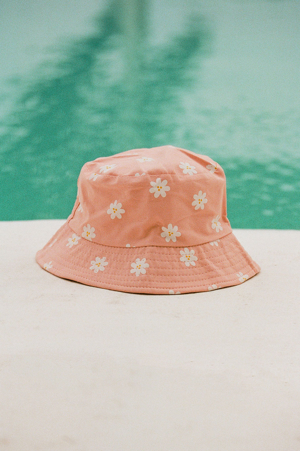 Adorable Pink Daisy-Printed Bucket Hat