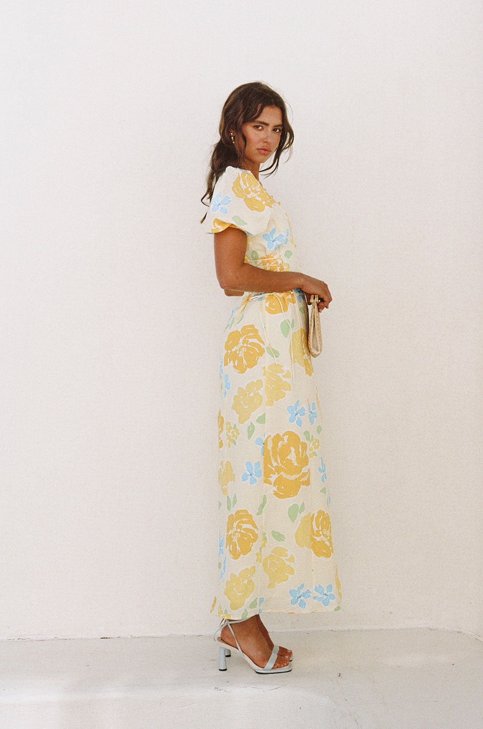 Exquisite Amorita Natural Seersucker Midi Dress with Yellow Garland Print