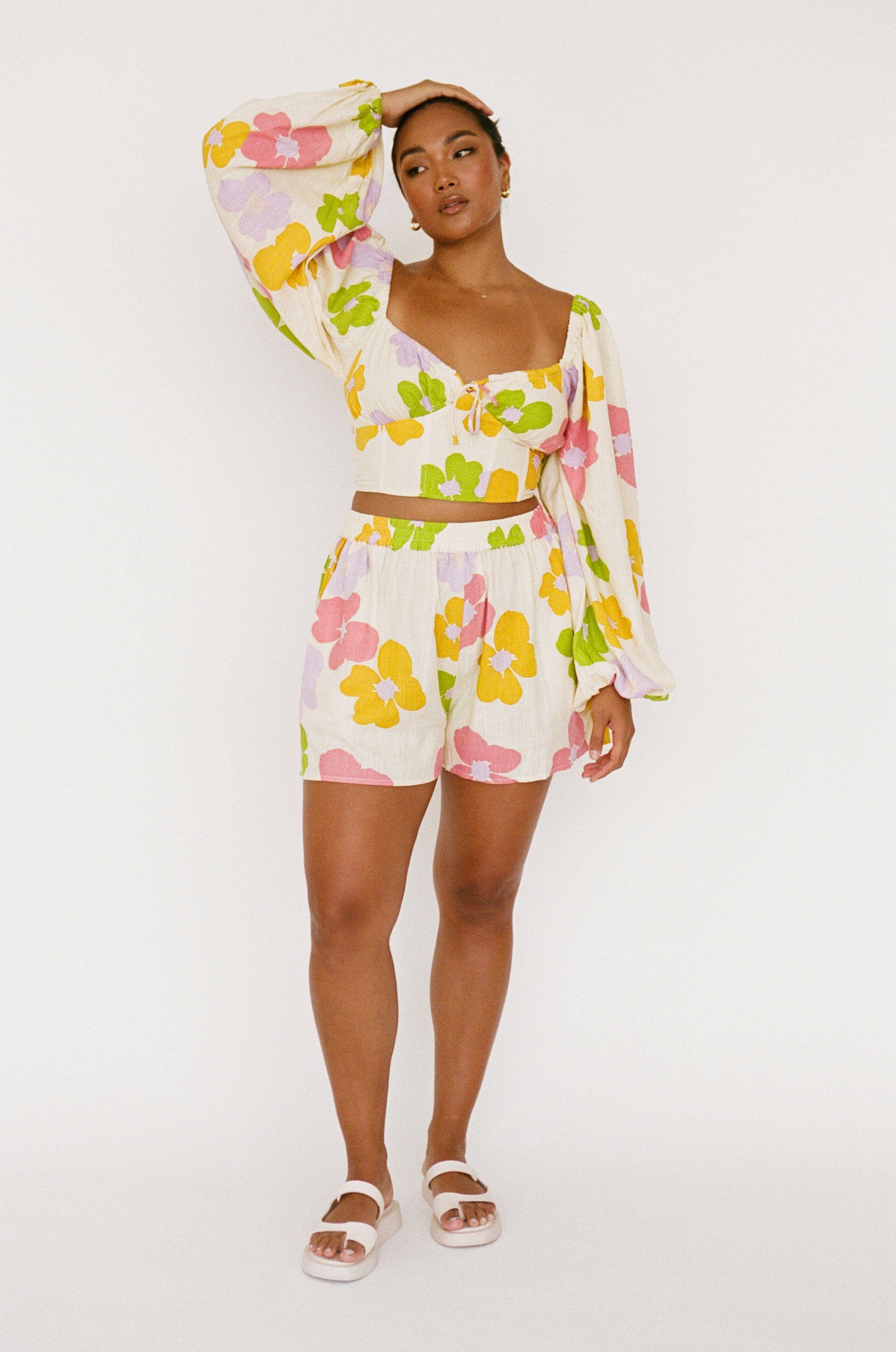 Exclusive Tutti Daisy Floral Print Backless Vienna Soft Linen Blend Top