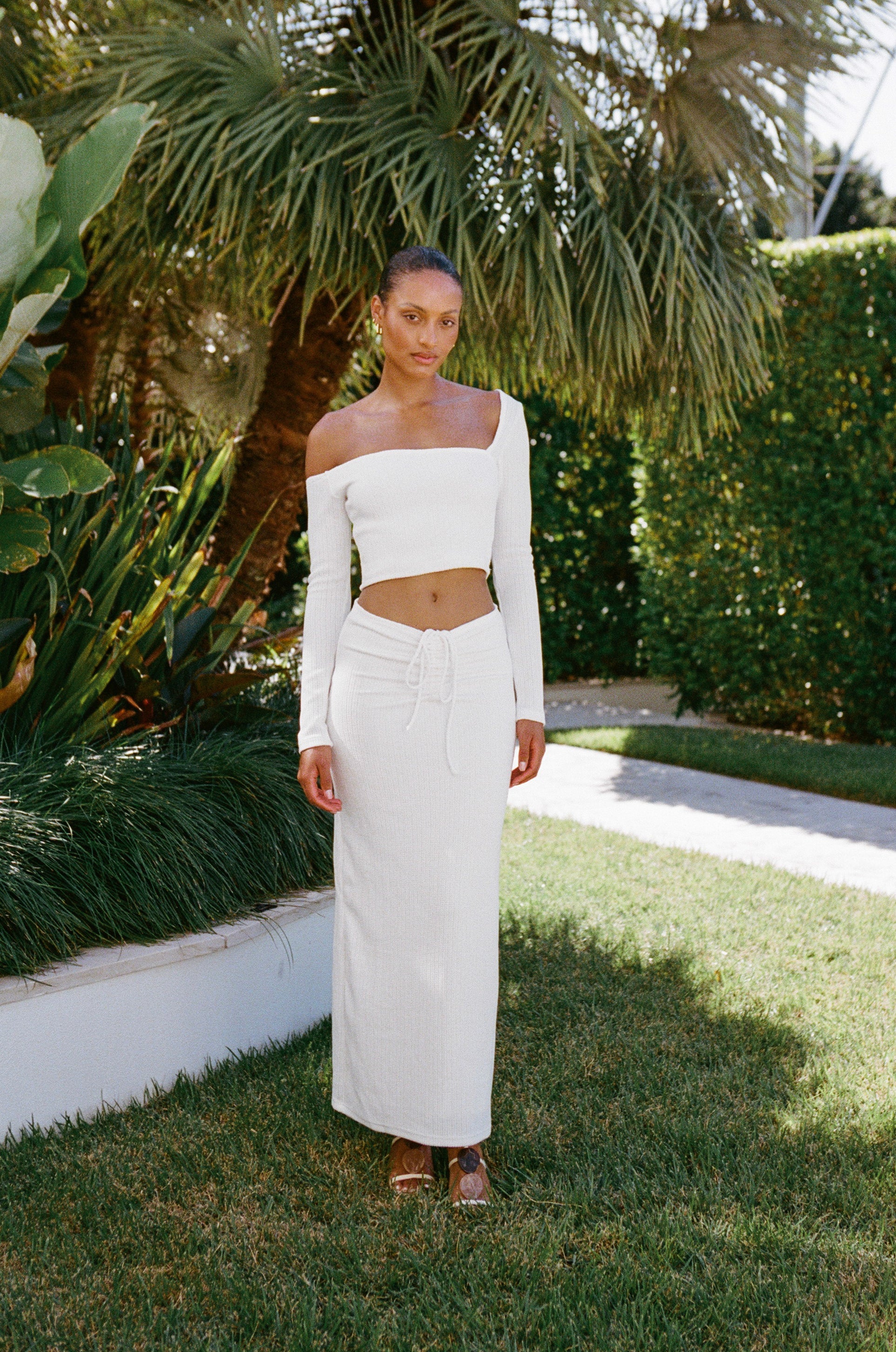 Stylish White Textured Waffle Fabric Cropped Tae Top