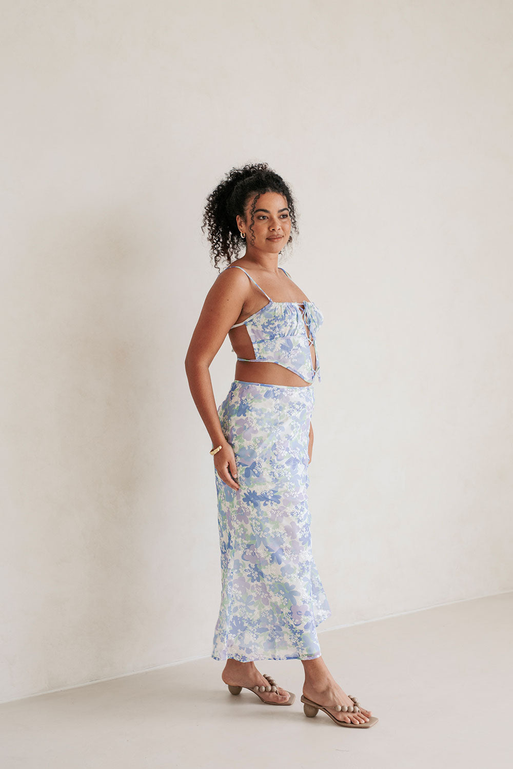 Exquisite Juniper Floral Robyn Midi Skirt with Flare Fit