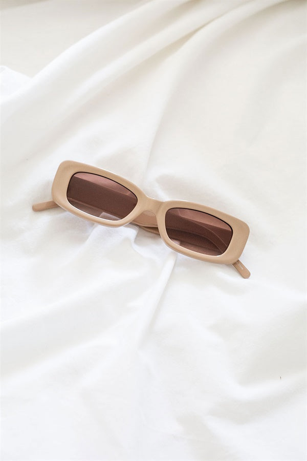 Lista Stylish Summer Sunglasses in Taupe Color