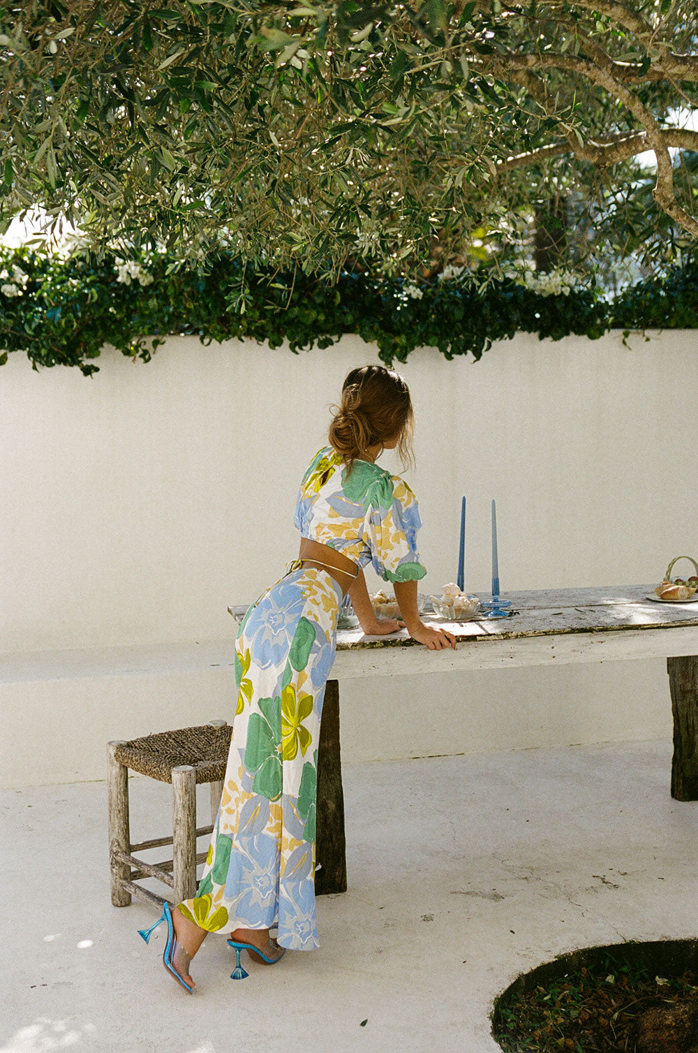 Stylish Bailee High - Waisted Maxi Skirt with Bold Aqua Floral Print