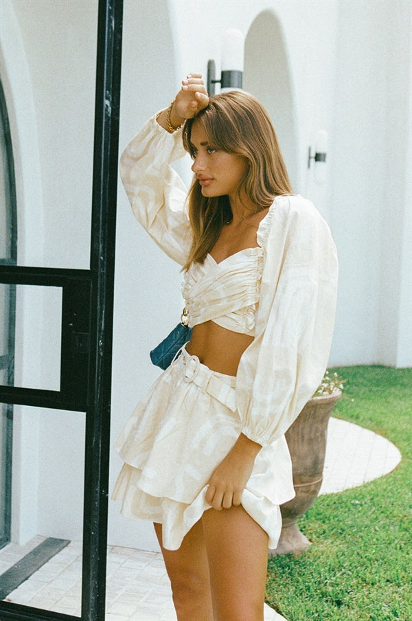 Elegant Backless Cream Zoe Women's Top with Print and Ruffle Details