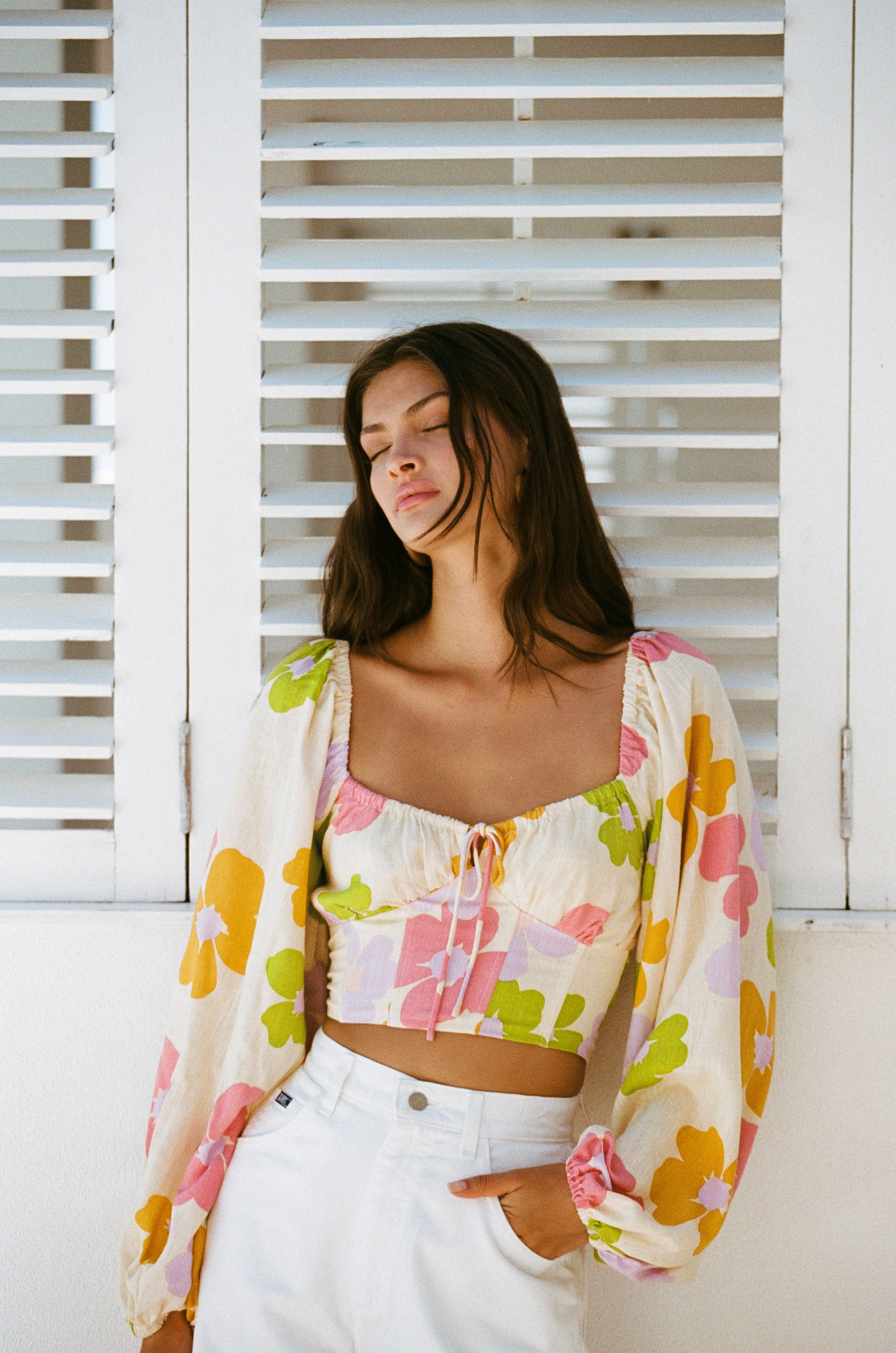 Exclusive Tutti Daisy Floral Print Backless Vienna Soft Linen Blend Top
