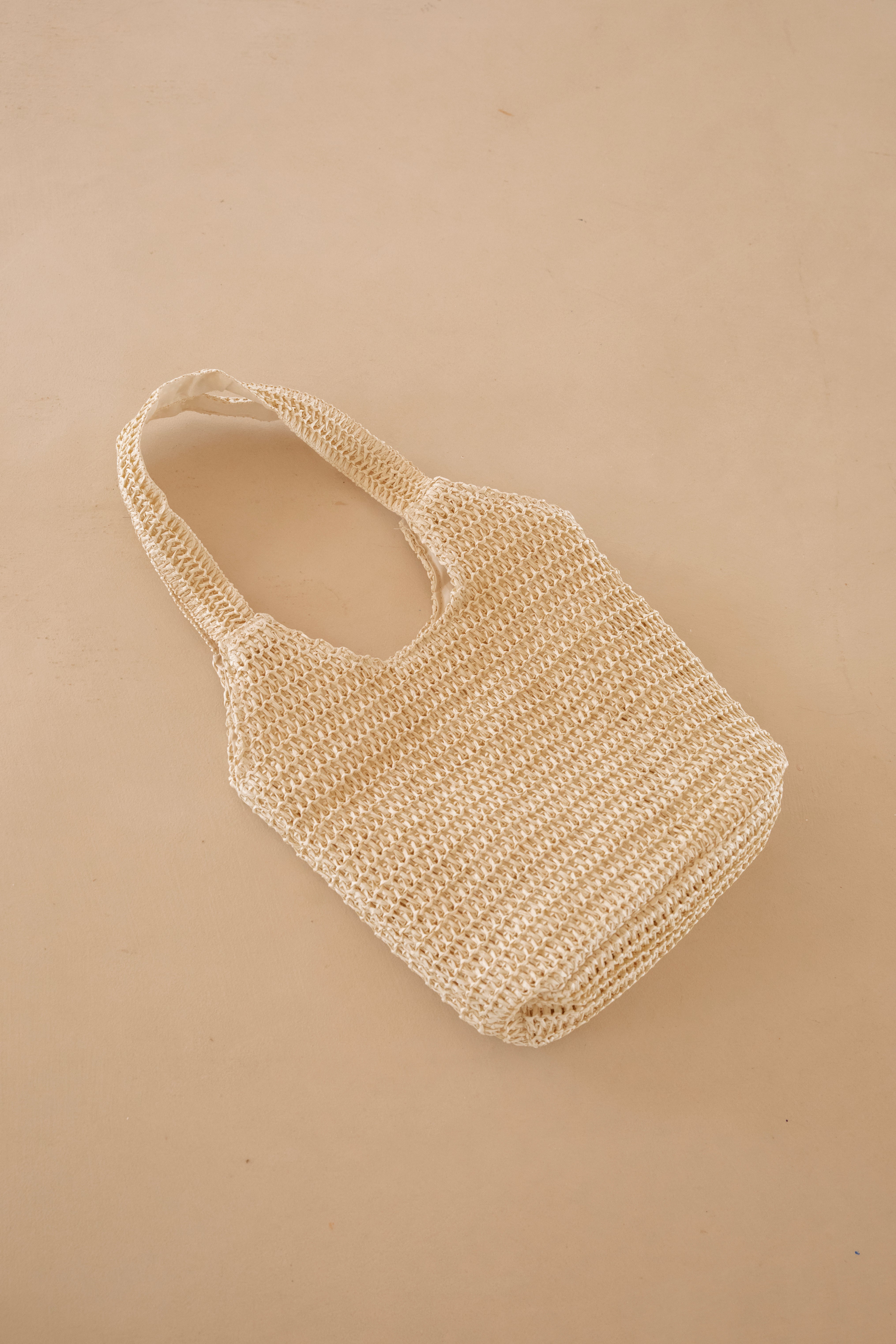 White Woven Straw Style Ara Beach Tote Bag for Market Days and Travel