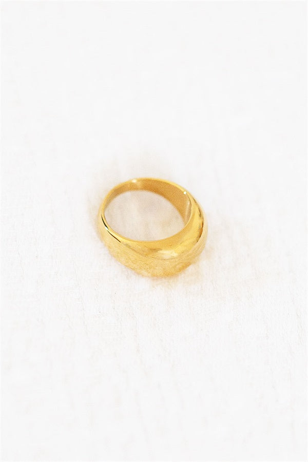 Stylish Gold-Toned Atria Statement Ring for Fashion Lovers