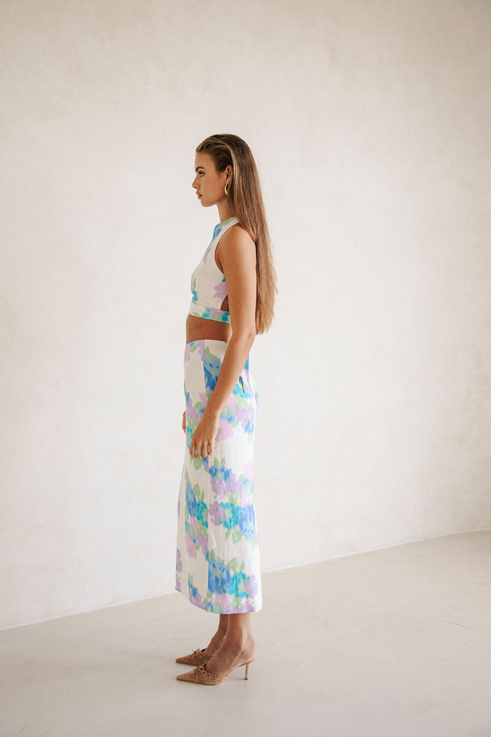 Exclusive Cascade Floral Printed Darlia Cropped Top